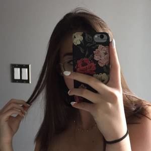 Meet your Posher, Simone